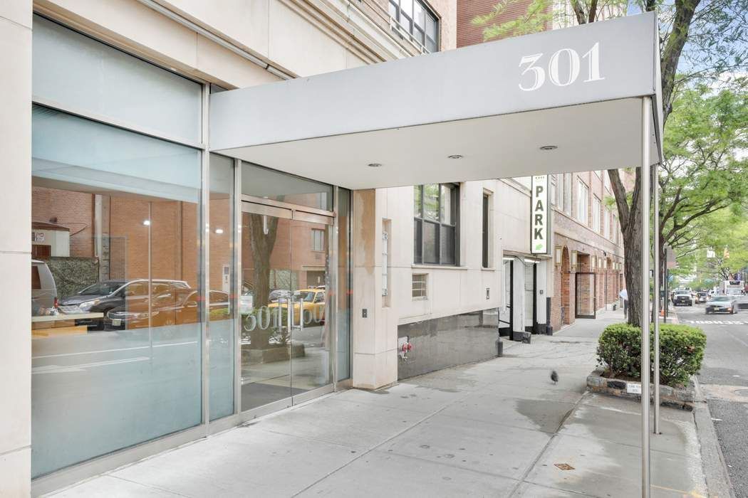 301 East 63rd Street, New York, NY, USA, 10065 | Condominium