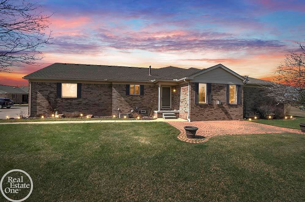 30601 Victoria Ct Chesterfield, MI 48051 | Condominium