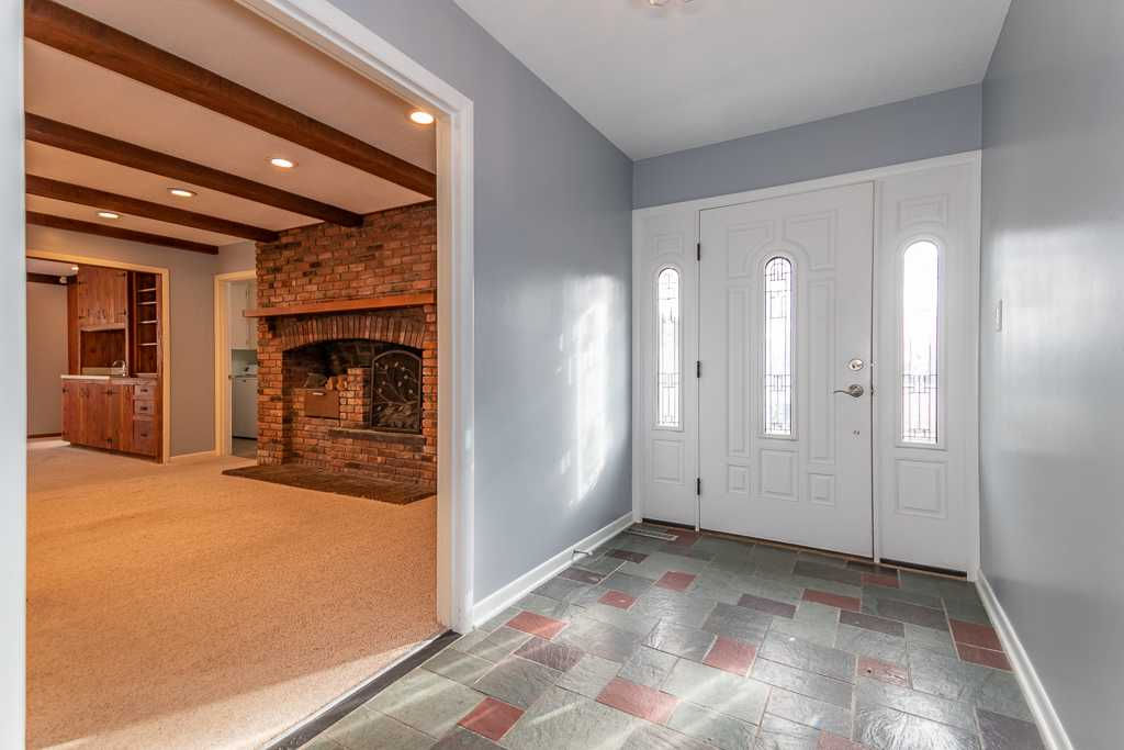 5259 Meadow Wood Boulevard, Lyndhurst, OH, USA, 44124 - Thumbnail 3