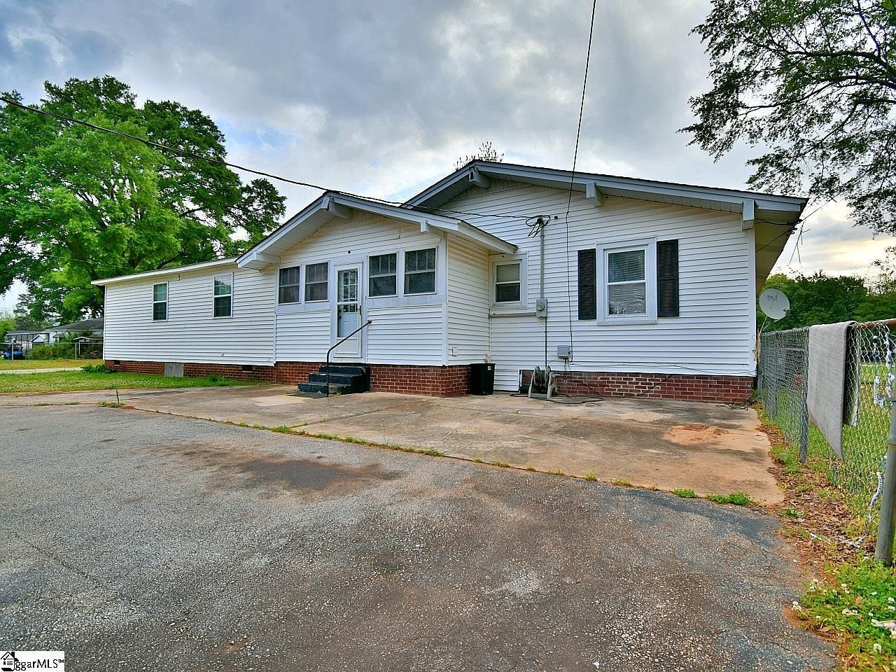 427 Blalock Dr Joanna, SC 29351 | Single Family