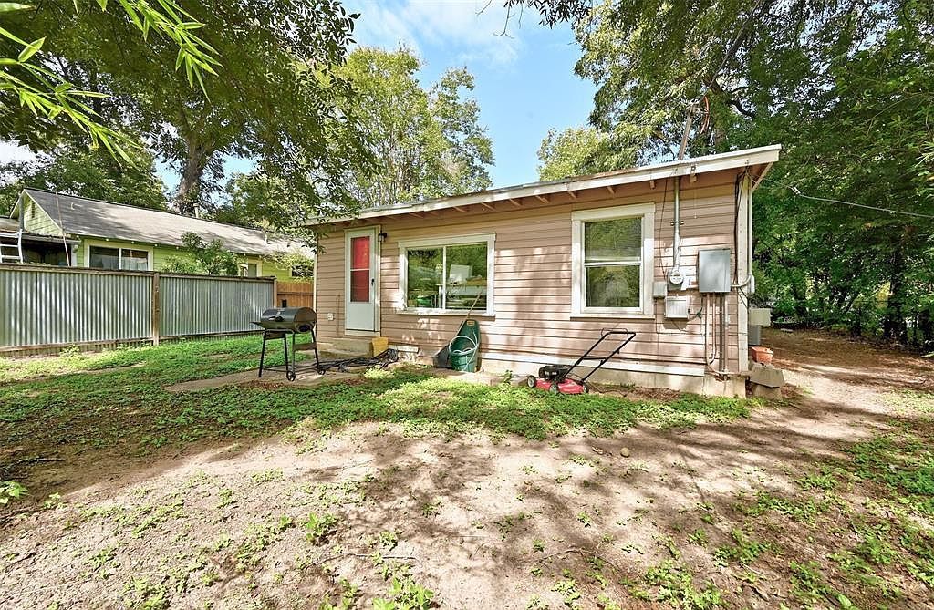 1607 Holly St Austin, TX 78702  | Single Family