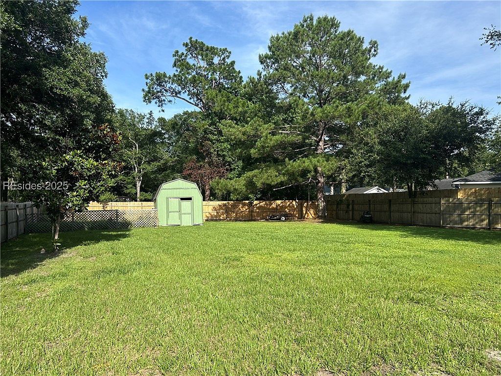 4 Shiney Leaf Ct Beaufort, SC 29907  | Single Family