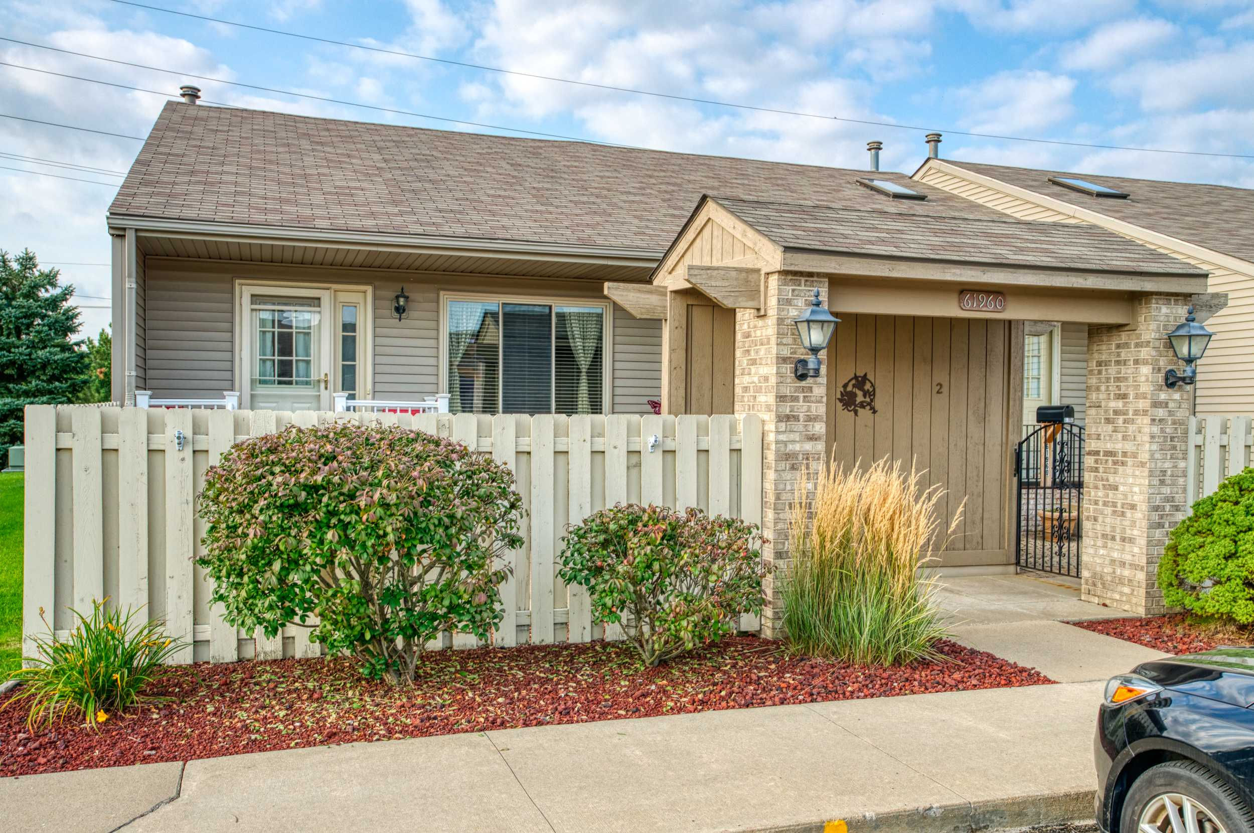 61960 Arlington Circle, South Lyon, MI, USA, 48178 - Thumbnail 2