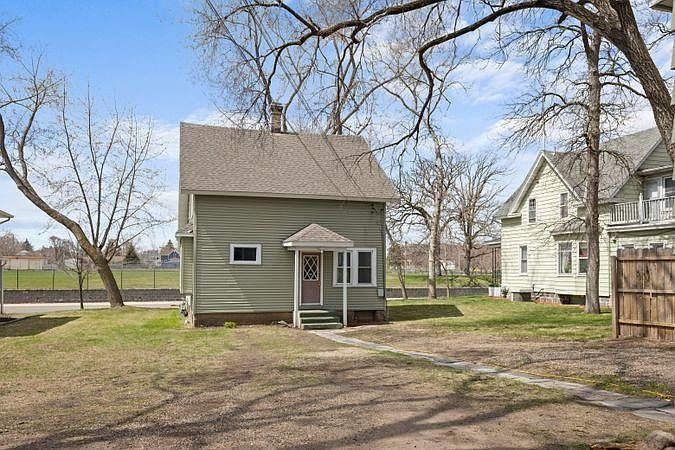 712 10th Ave S Saint Cloud, MN 56301  | Single Family