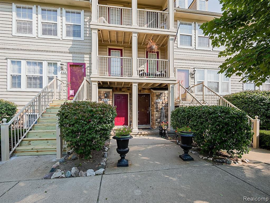 642 Lydia Ln Pontiac, MI 48341 | New build