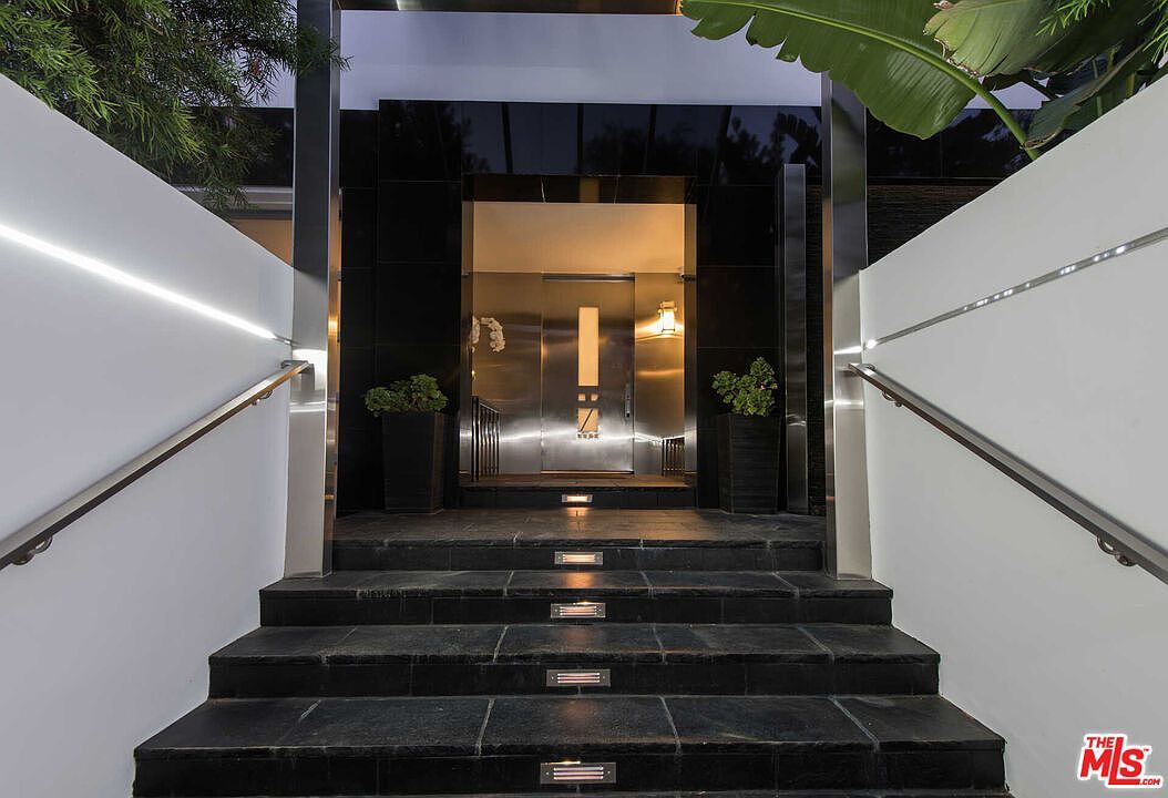 1250 Angelo Dr Beverly Hills, CA 90210 | Single Family