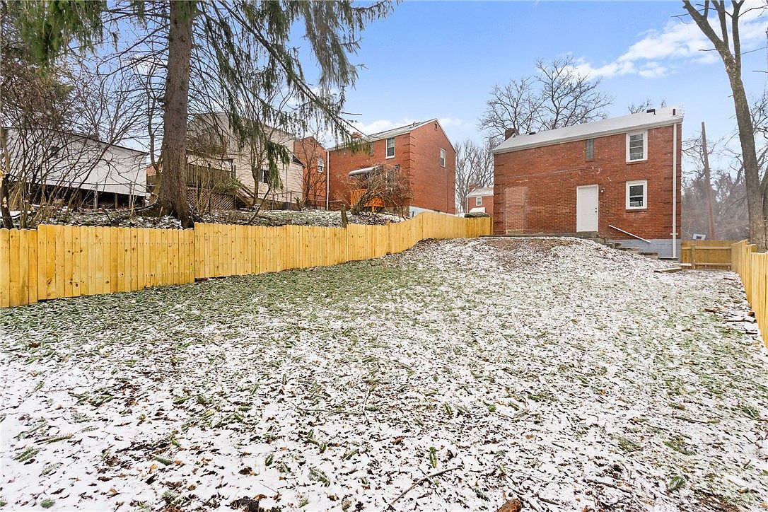 8624 Oakcrest Rd Pittsburgh, PA 15235  | Single Family