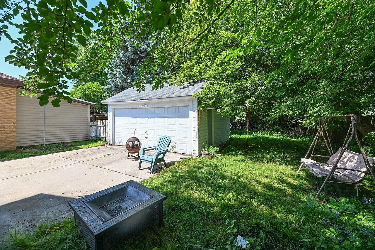 2530 Taylor Ave Racine, WI 53403 | Multi Family