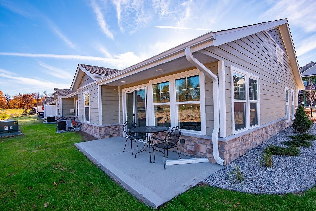 1063 Anchor Ave W West Bend, WI 53095  | Condominium