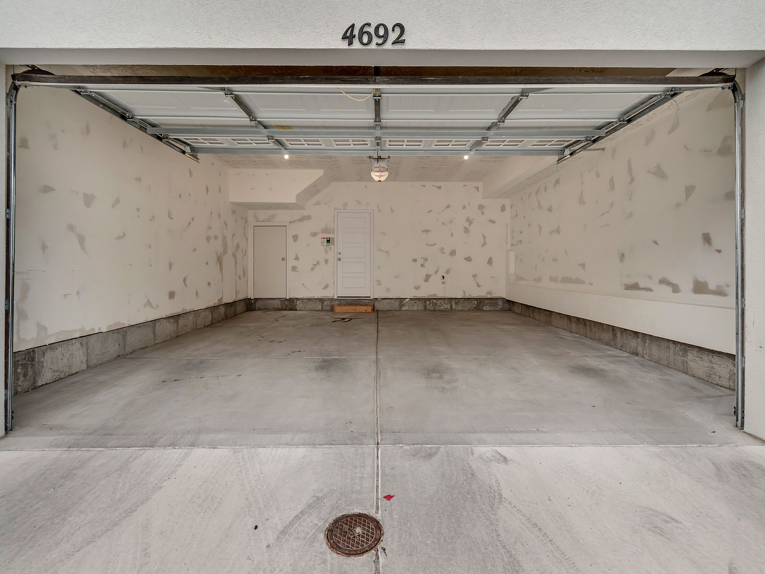 4692 W Talavera Way Kearns, UT 84118  | New build