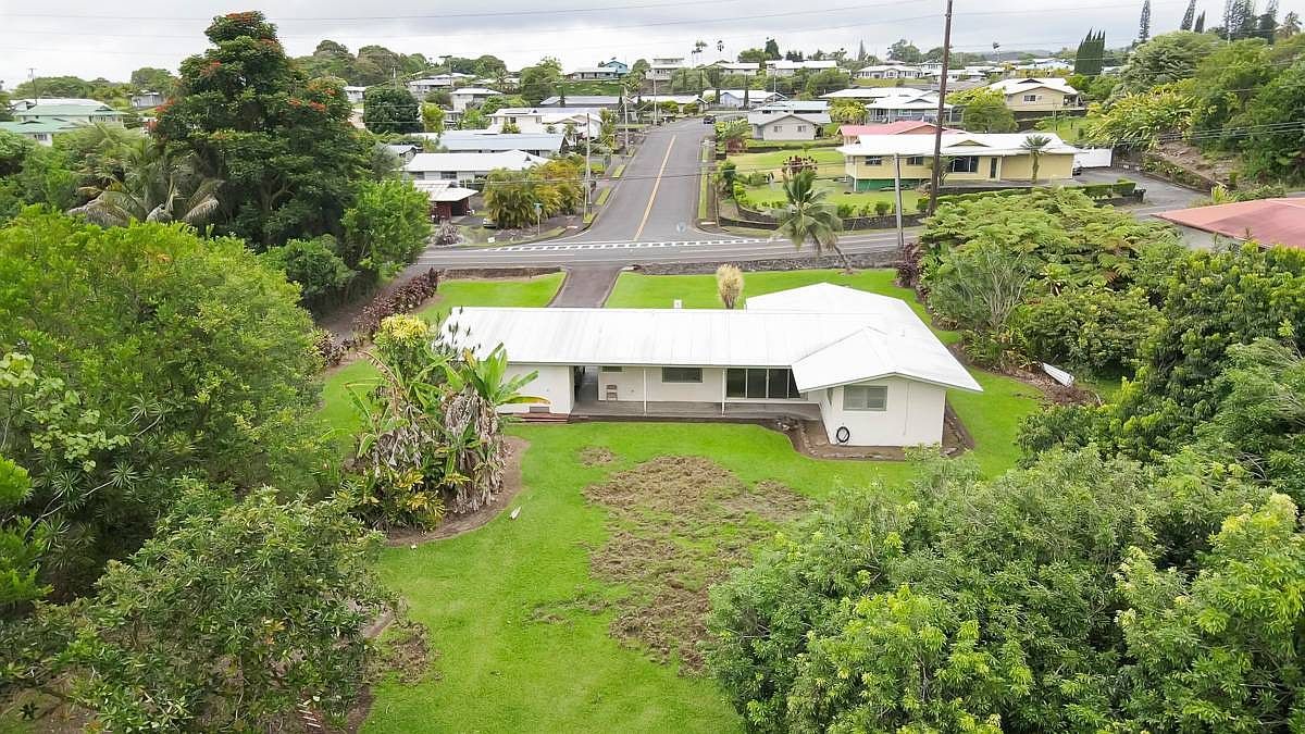 1186 W Kawailani St Hilo, HI 96720 | Single Family
