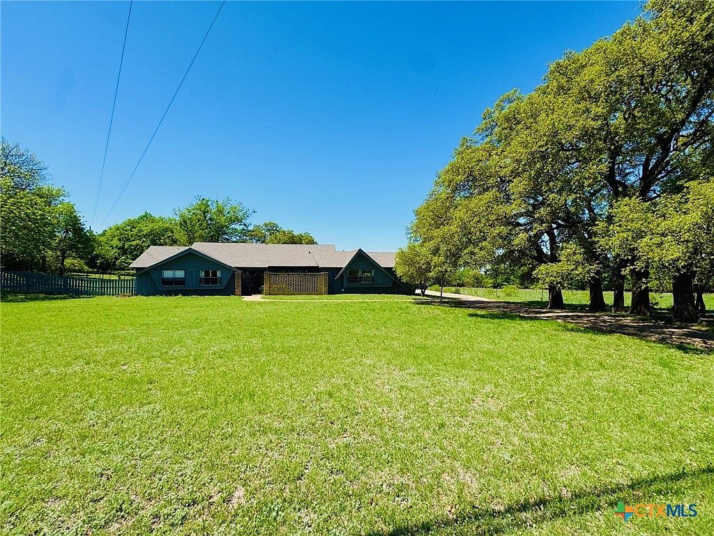 703 N Lovers Ln Gatesville, TX 76528  | Single Family
