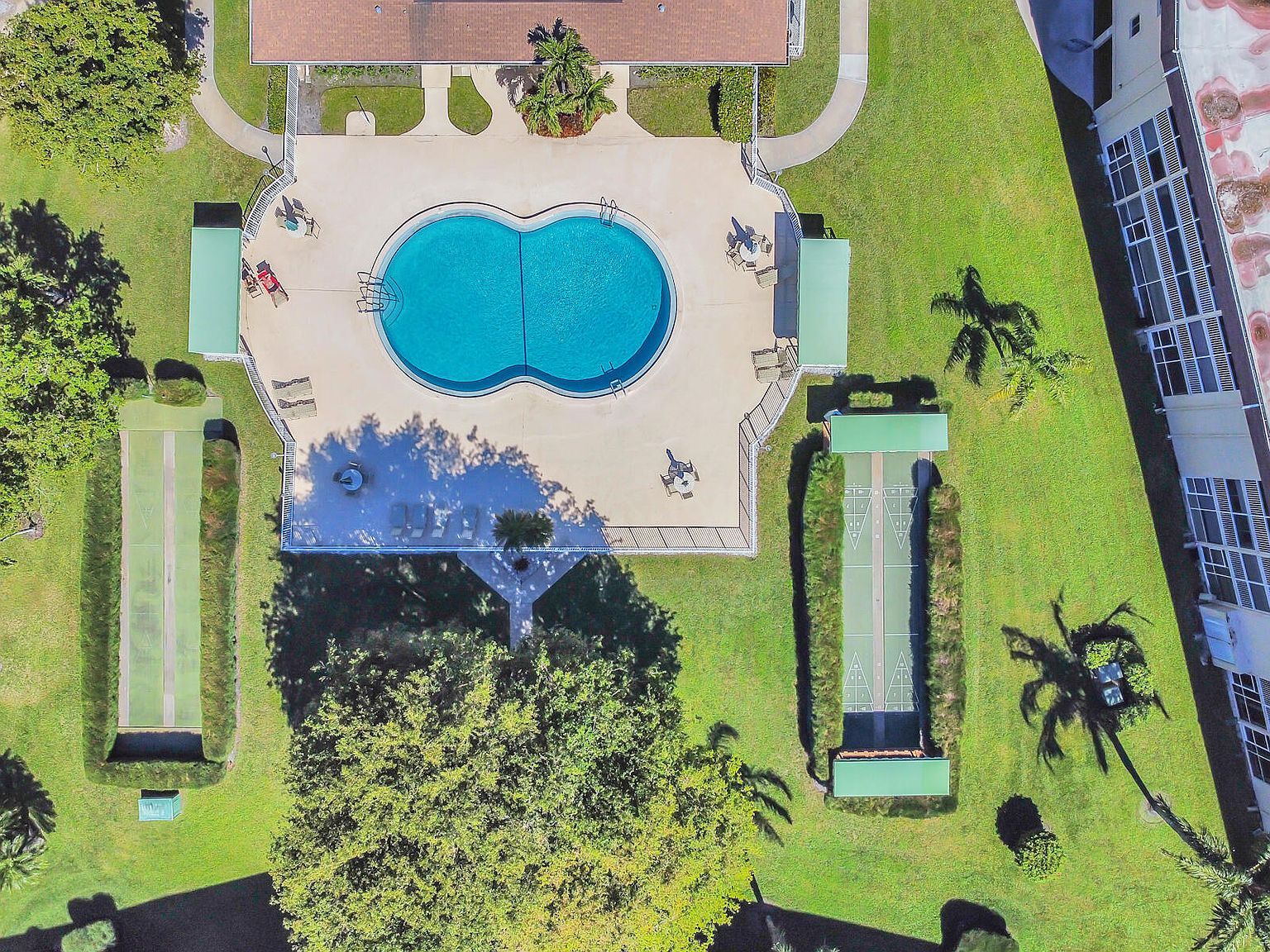 700 Village Green Ct APT 221 Palm Springs, FL 33461  | Condominium