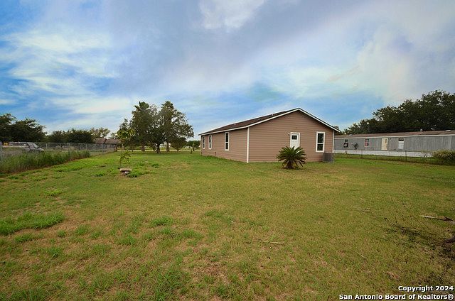 245 Cross Lake Dr Pleasanton, TX 78064 | Single Family