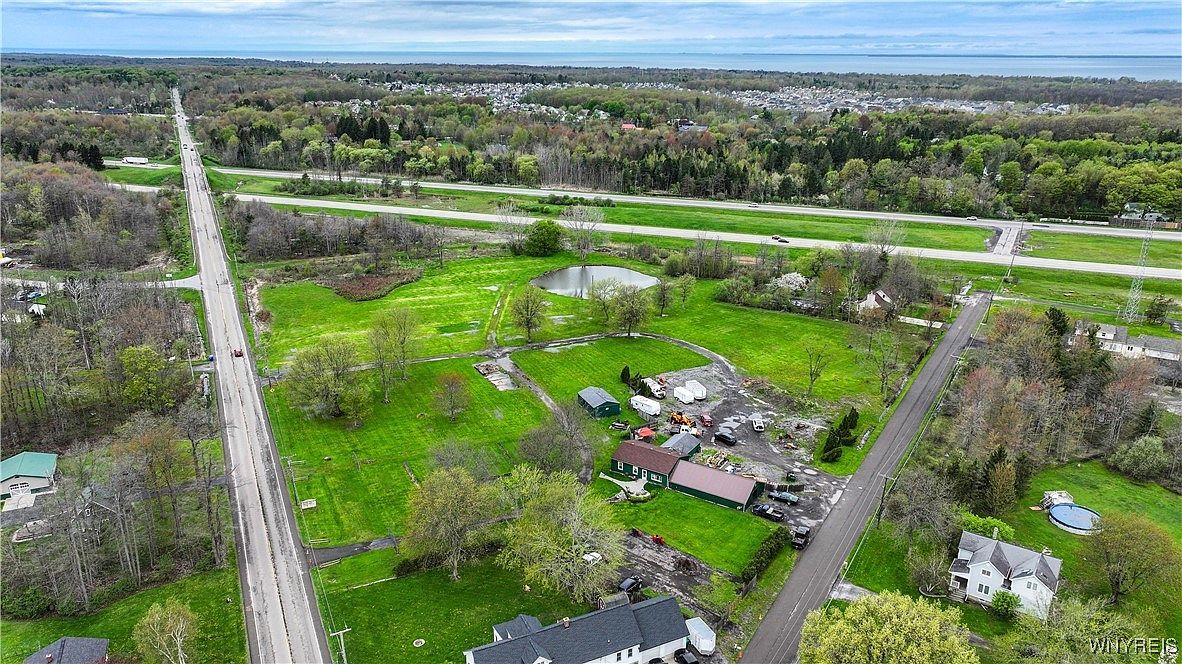 2572 Lakeview Rd Lake View, NY 14085  | Single Family