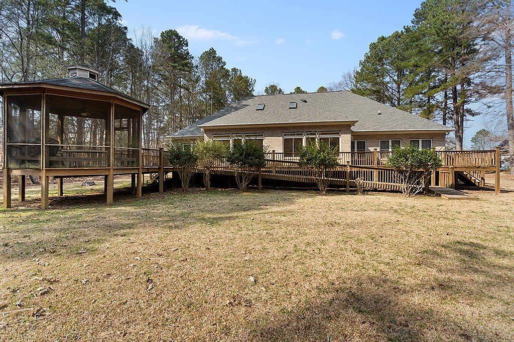 208 Pucketts Pointe Rd Greenwood, SC 29649 | Single Family