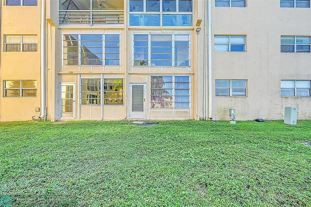 2811 N Pine Island Rd APT 111 Sunrise, FL 33322  | Condominium