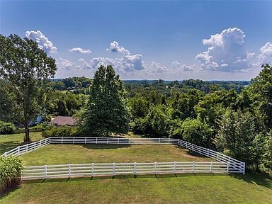 657 Valley View Rd, Eighty Four, PA 15330, USA  | Single Family