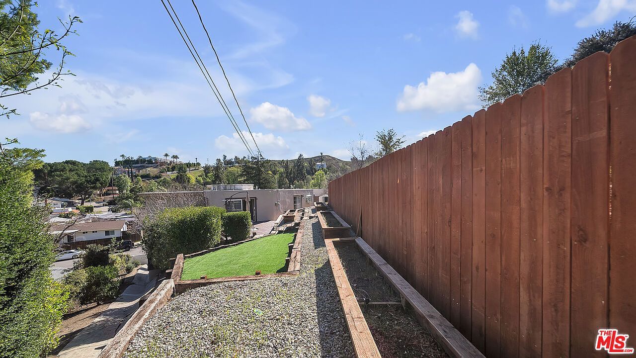 22736 Cavalier St Woodland Hills, CA 91364  | Single Family