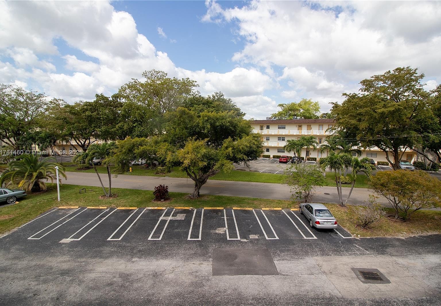 5031 W Oakland Park Blvd #309 Lauderdale Lakes, FL 33313  | Condominium