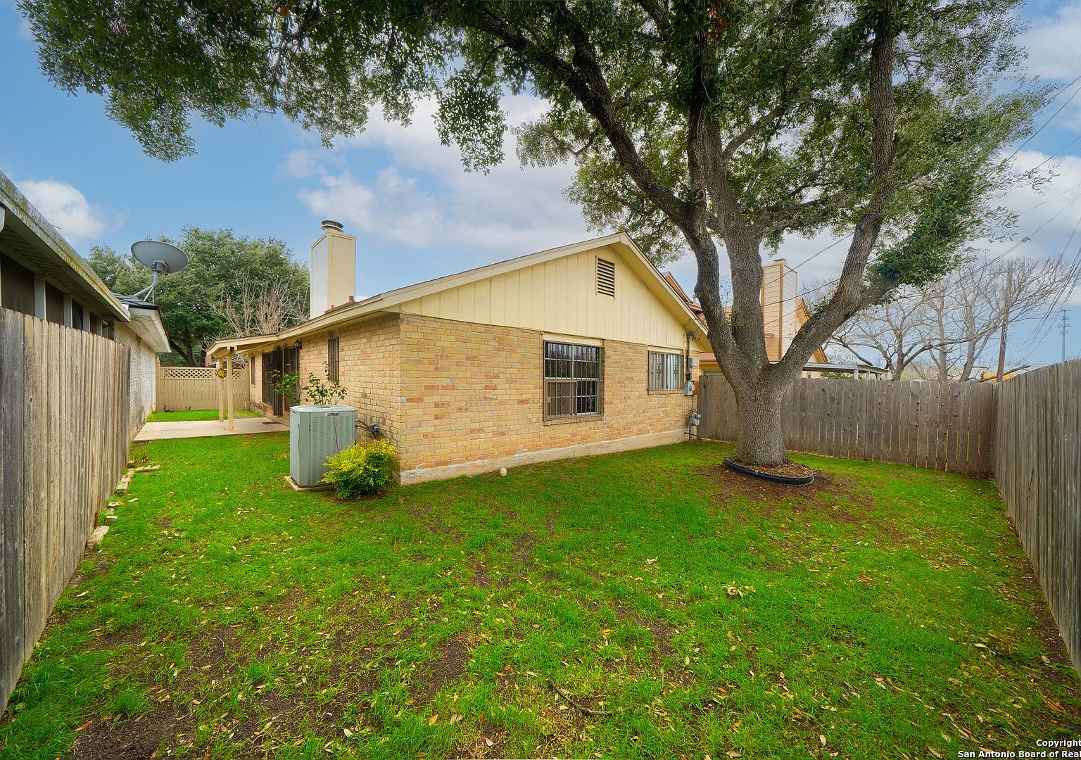 5215 Vinecrest Cir Kirby, TX 78219  | Single Family