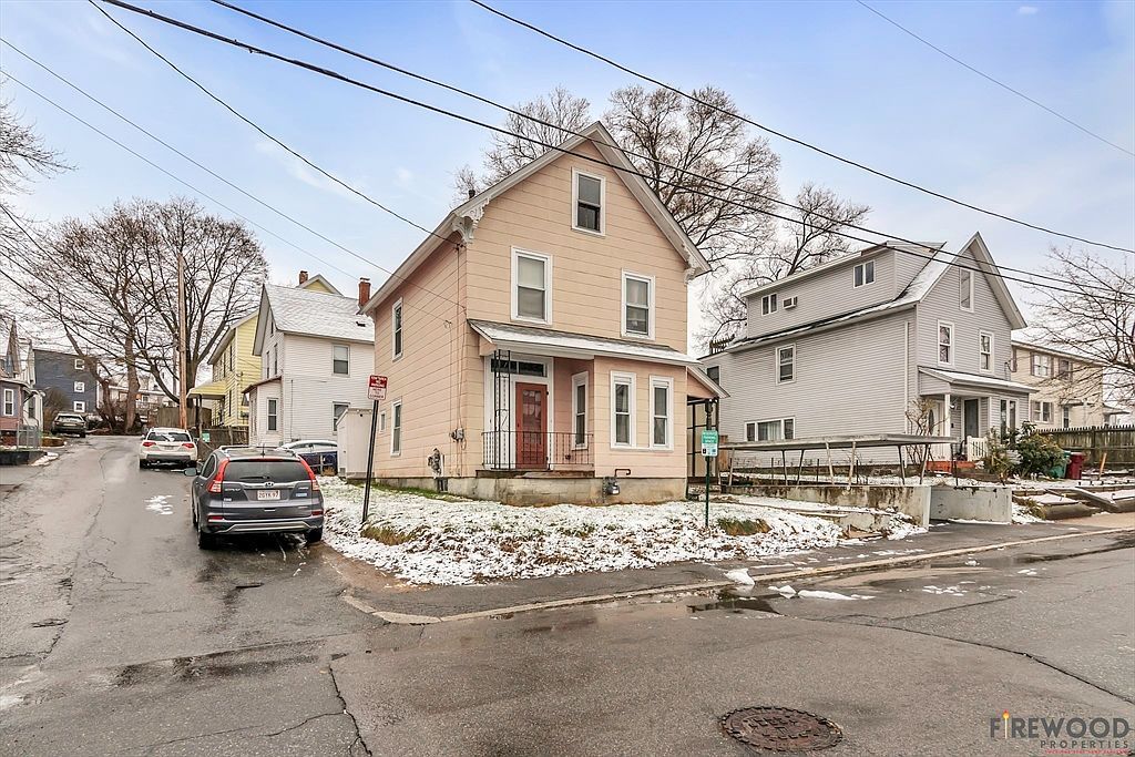 15 Barclay St Lowell, MA 01851  | Single Family