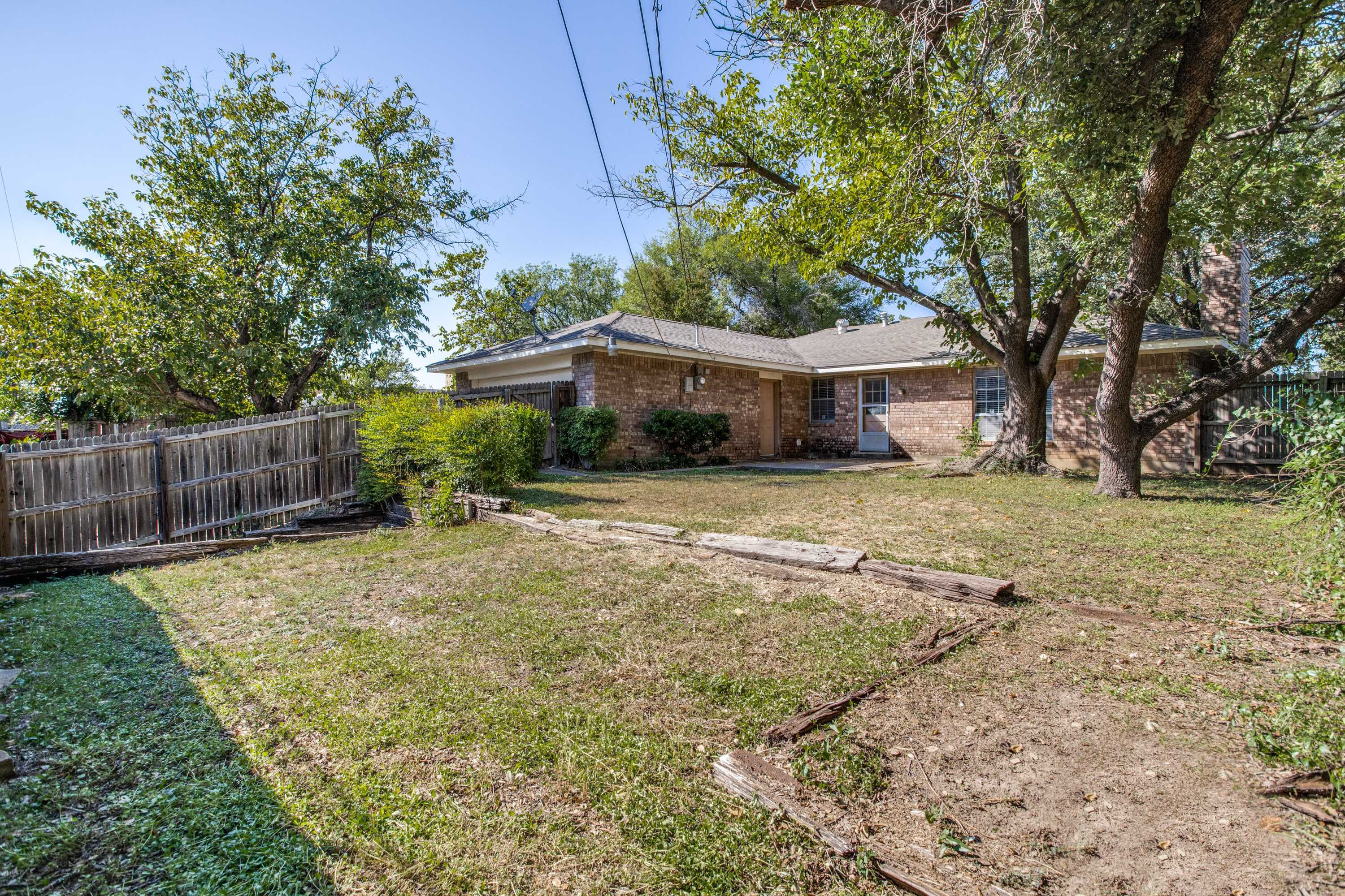 726 Oakbluff Drive, Lancaster, TX, USA, 75146  | Single Family