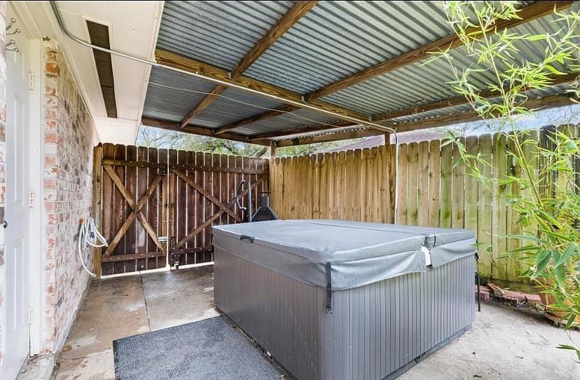 6022 Weeping Willow Rd Houston, TX 77092 | Single Family