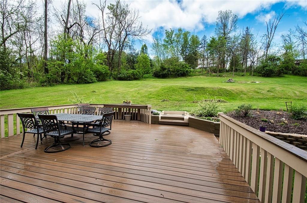 136 Thomas Rd, Canonsburg, PA 15317, USA  | Single Family