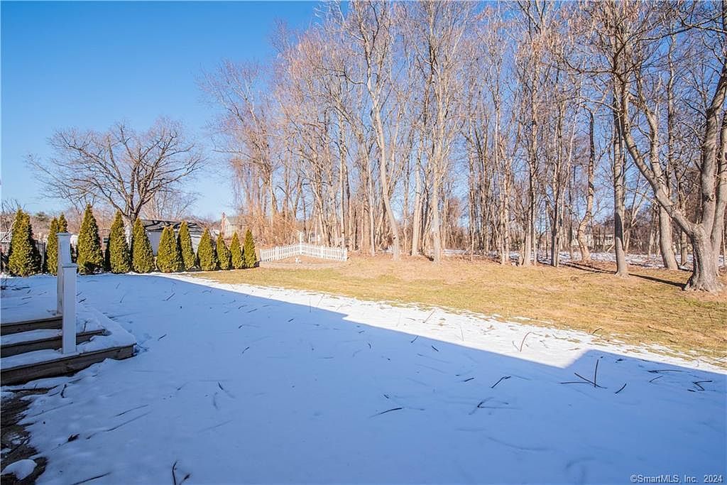 28 Linsal St Windsor Locks, CT 06096  | Single Family