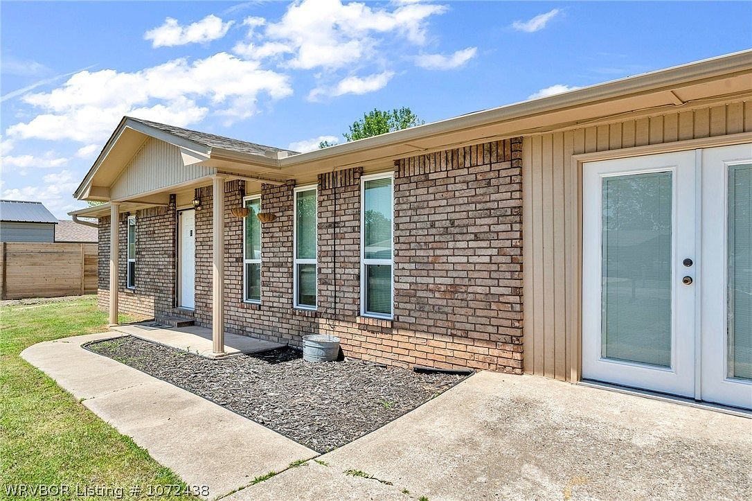 103 Oak St Pocola, OK 74902  | Single Family