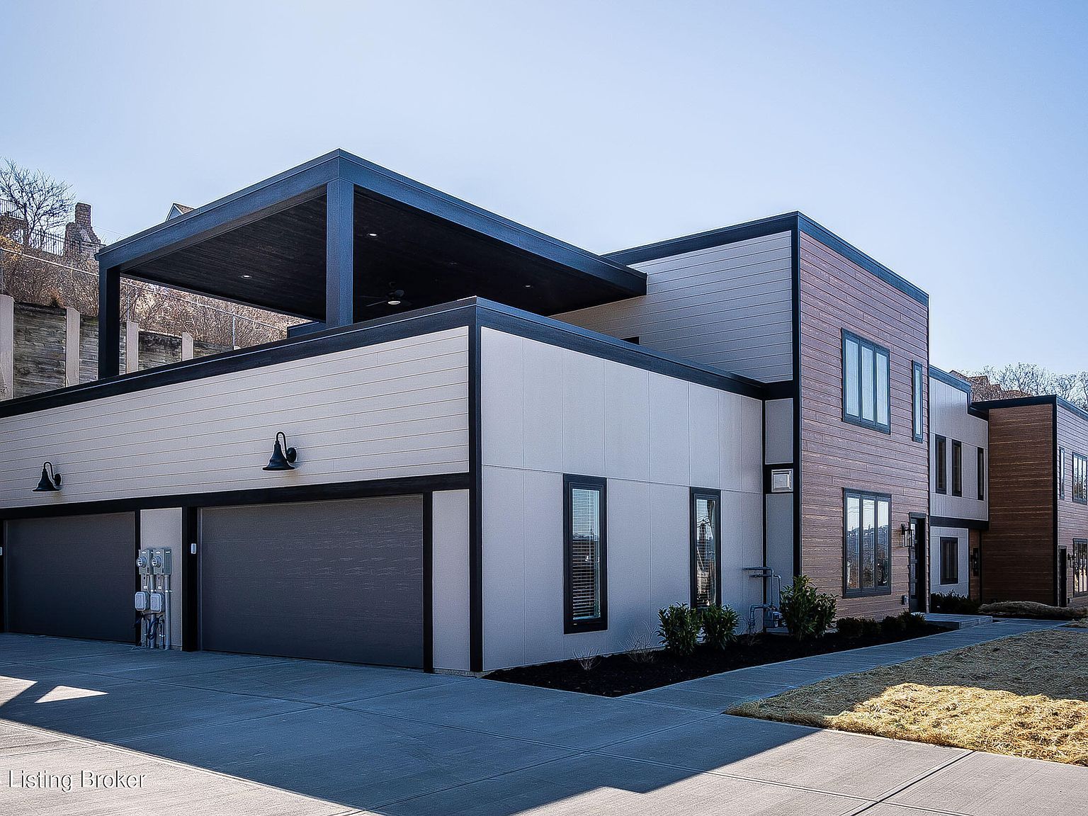 100 W 14th St #B Newport, KY 41071  | Condominium