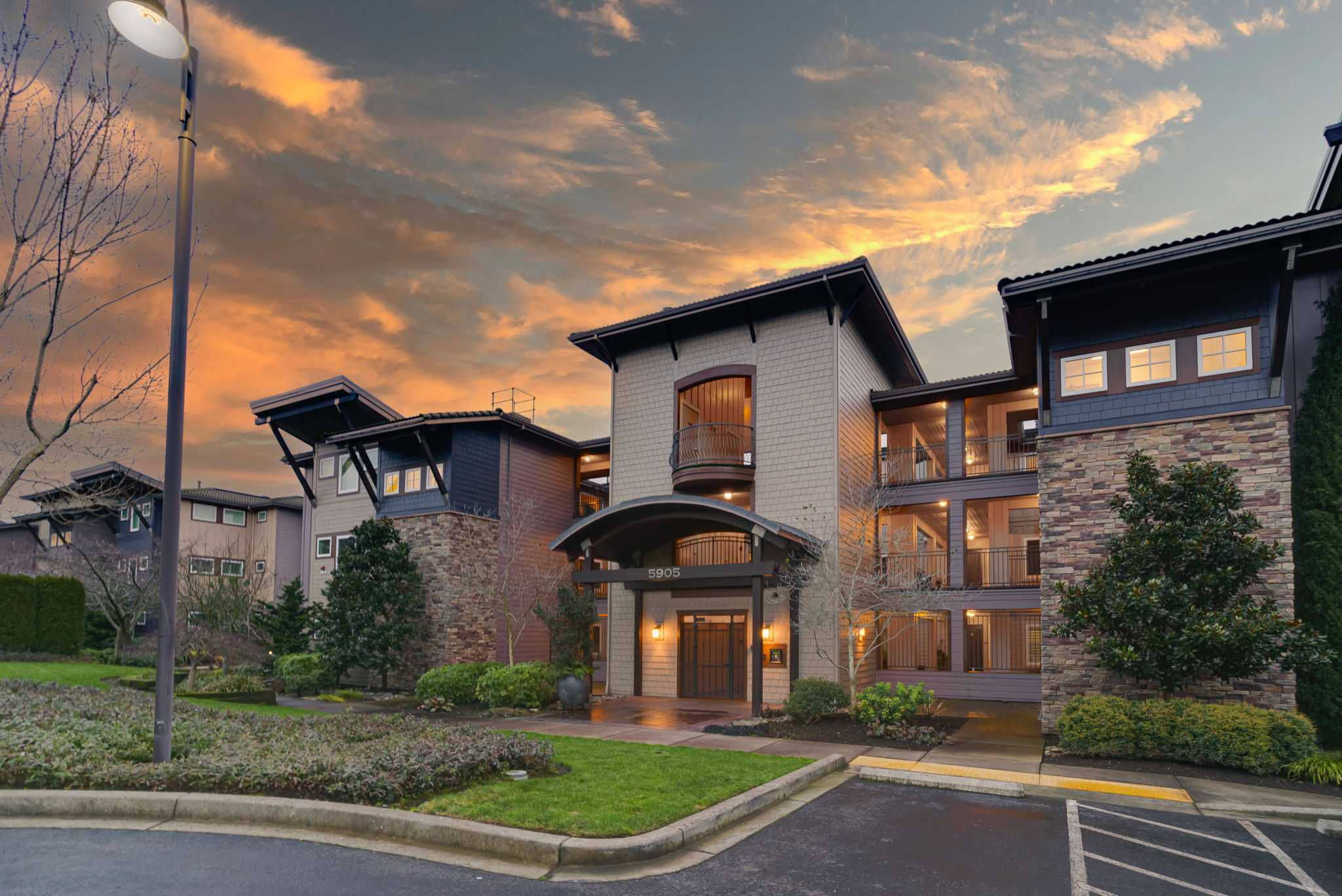 5905 Southeast Columbia Way #103, Vancouver, WA, USA, 98661  | Condominium