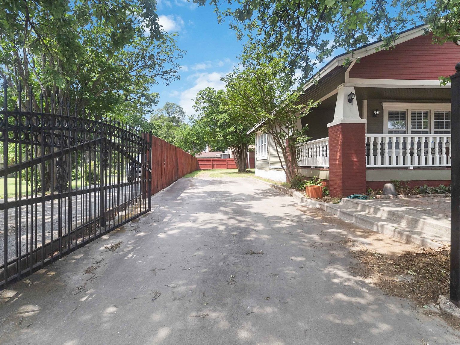 409 N Sylvania Ave Fort Worth, TX 76111 | Single Family