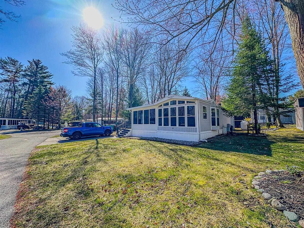 2757 Owens Dr Houghton Lake, MI 48629 | Condominium