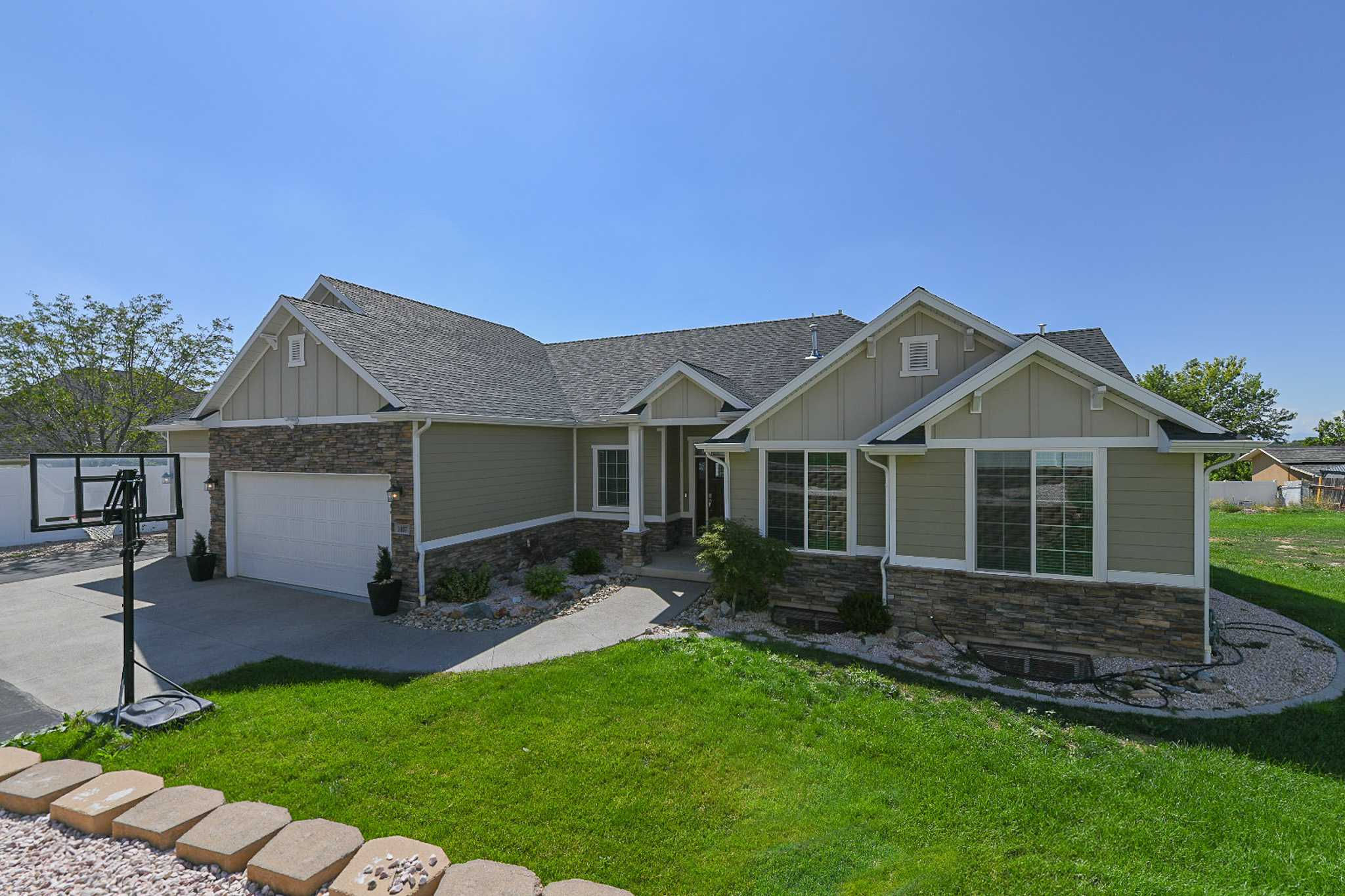 1407 North Mountain Road, Ogden, UT, USA, 84404 - Thumbnail 4