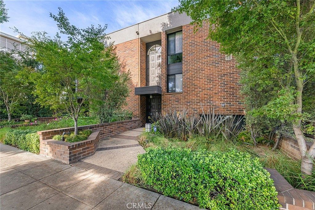 9321 Burton Way APT A Beverly Hills, CA 90210 | Condominium