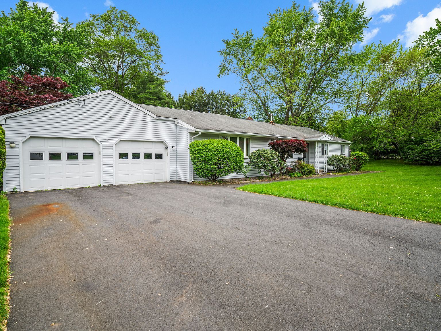 34 Benedict Dr South Windsor, CT 06074  | Single Family