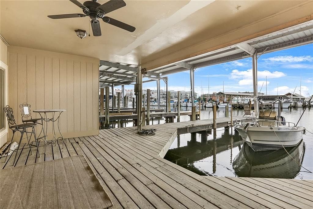 224 S Roadway St #17 New Orleans, LA 70124  | Condominium