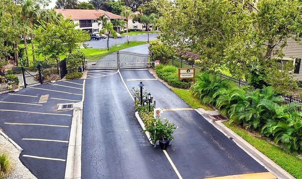 8121 S Woods Cir UNIT 8 Fort Myers, FL 33919  | Condominium
