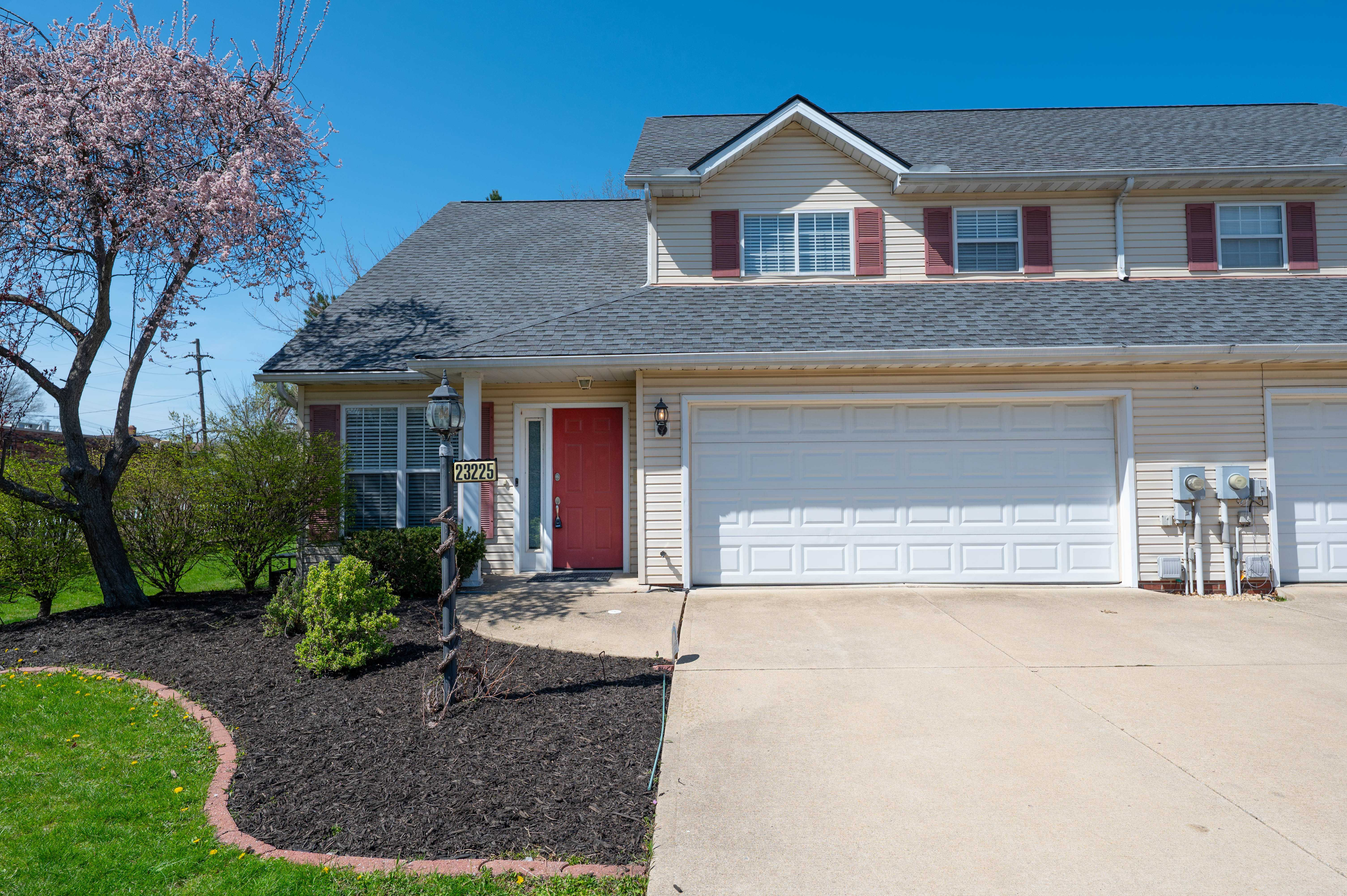 23225 Bennington Hamlet Circle, Euclid, OH, USA, 44123 - Thumbnail 2