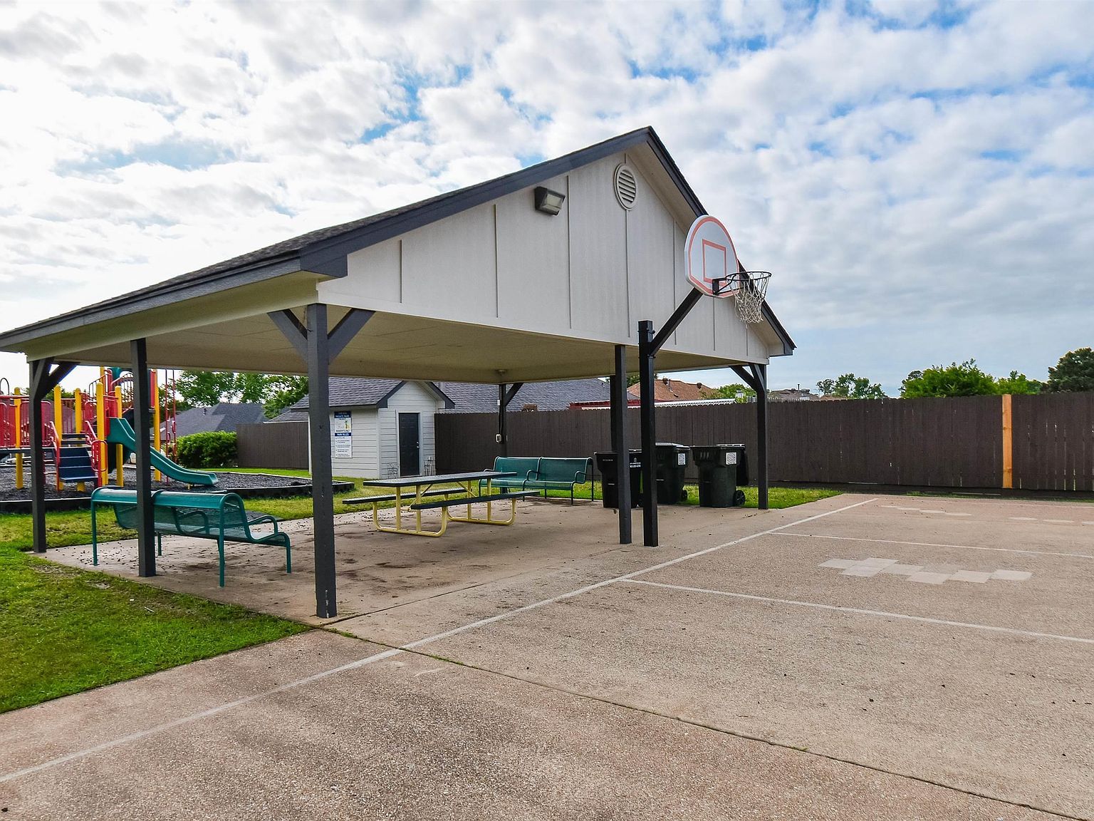 2073 Yasmeen Cir Flint, TX 75762  | Single Family