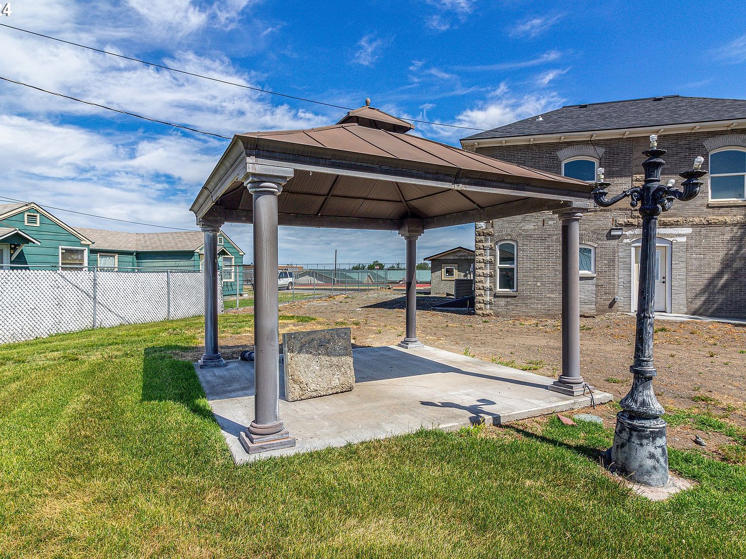 235 NE 3rd St Hermiston, OR 97838  | Single Family
