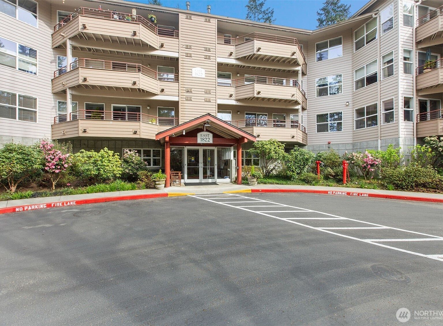 1822 152nd NE #308 Bellevue, WA 98007  | Condominium