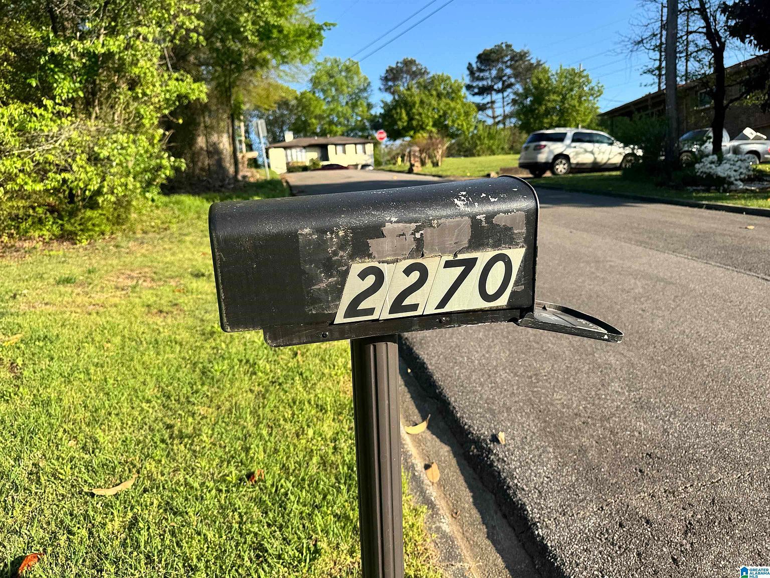 2270 Smithfield Ln N Birmingham, AL 35207  | Single Family