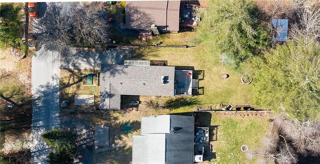 46 Robinwood Dr Scituate, RI 02831  | Single Family