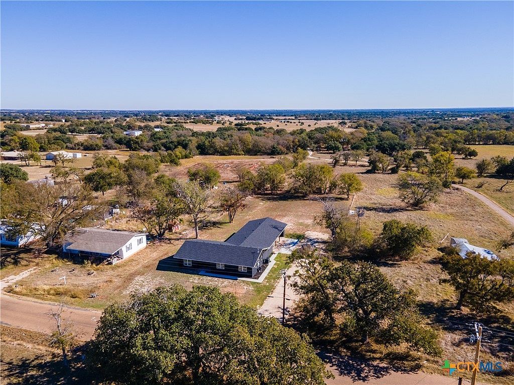 204 Barton Ln Gatesville, TX 76528  | Single Family