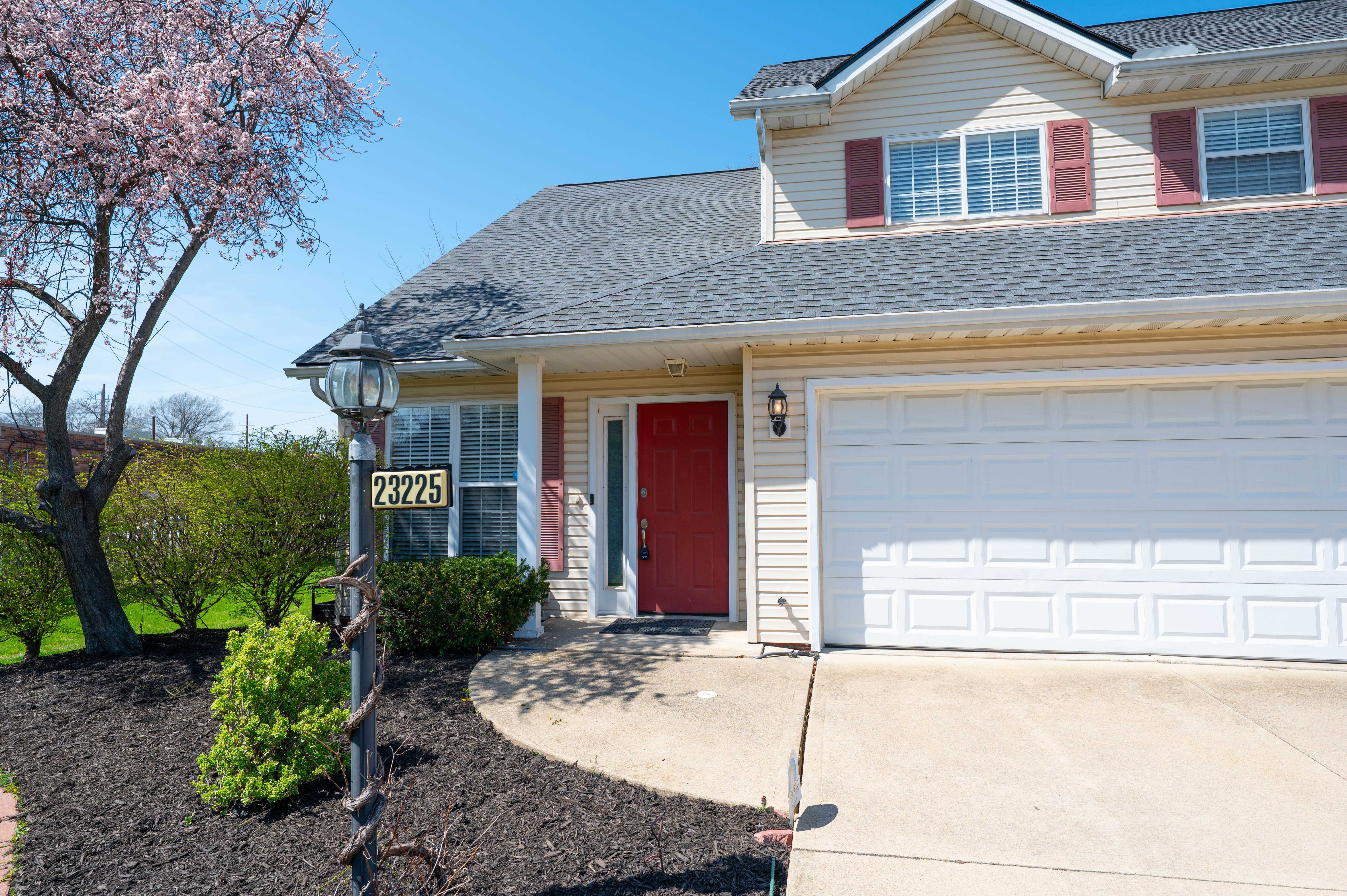 23225 Bennington Hamlet Circle, Euclid, OH, USA, 44123 - Thumbnail 3