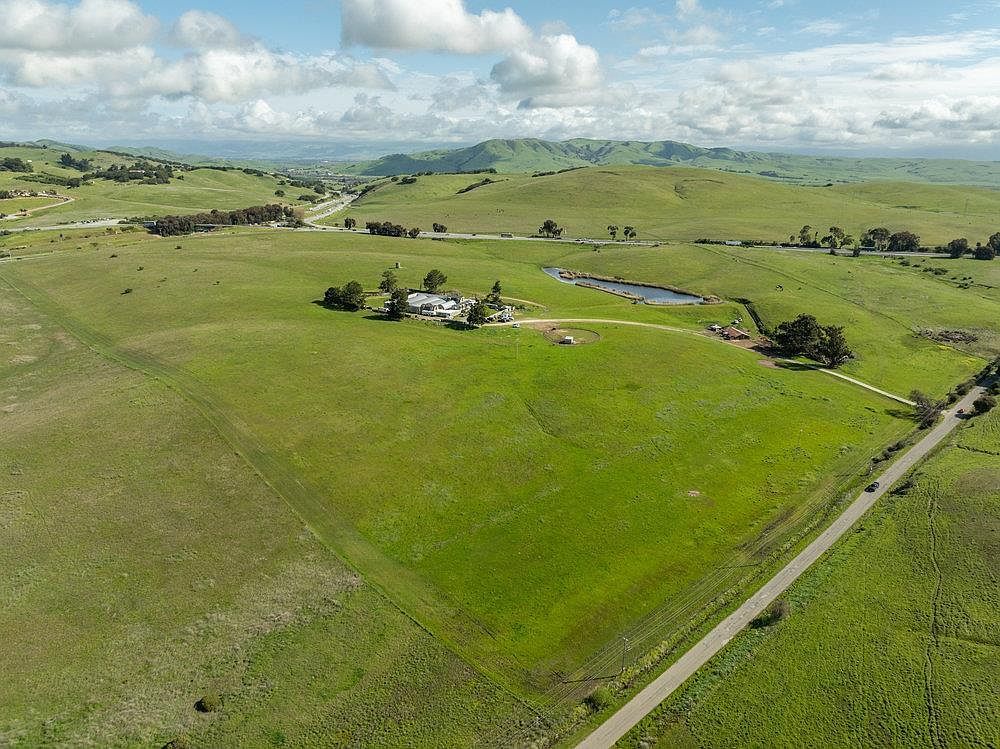 600 Rocks Rd San Juan Bautista, CA 95045 | Single Family