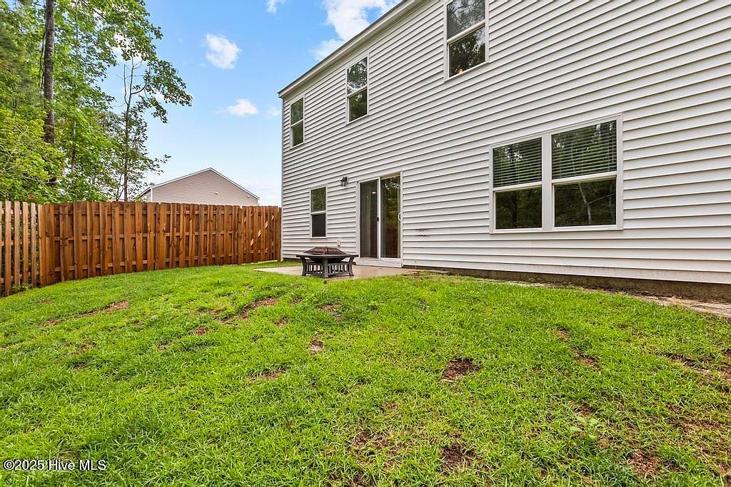 386 High Ridge Ct Sneads Ferry, NC 28460  | Single Family